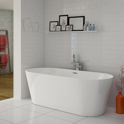 Frische reine Acrylfolie frei stehende Badewanne mit Wasserhahn 5 Jahre Garantie